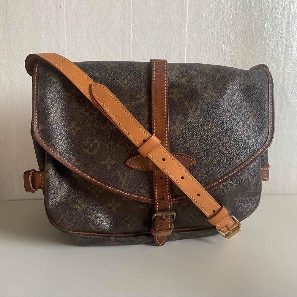 Louis Vuitton Saumur 30 Crossbody
